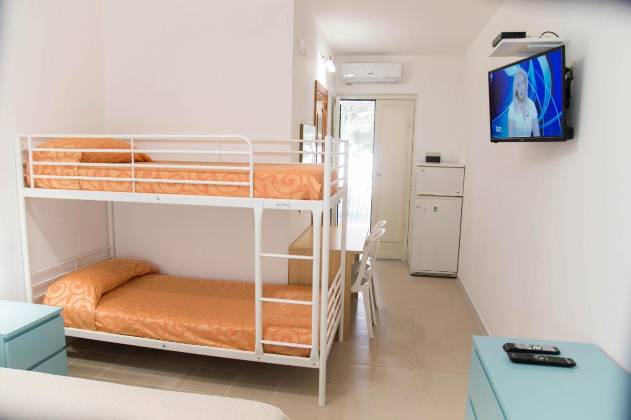 Residence Adriatico Mattinata Bagian luar foto