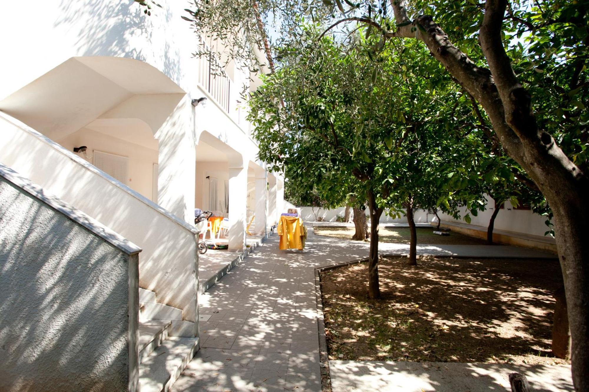 Residence Adriatico Mattinata Bagian luar foto